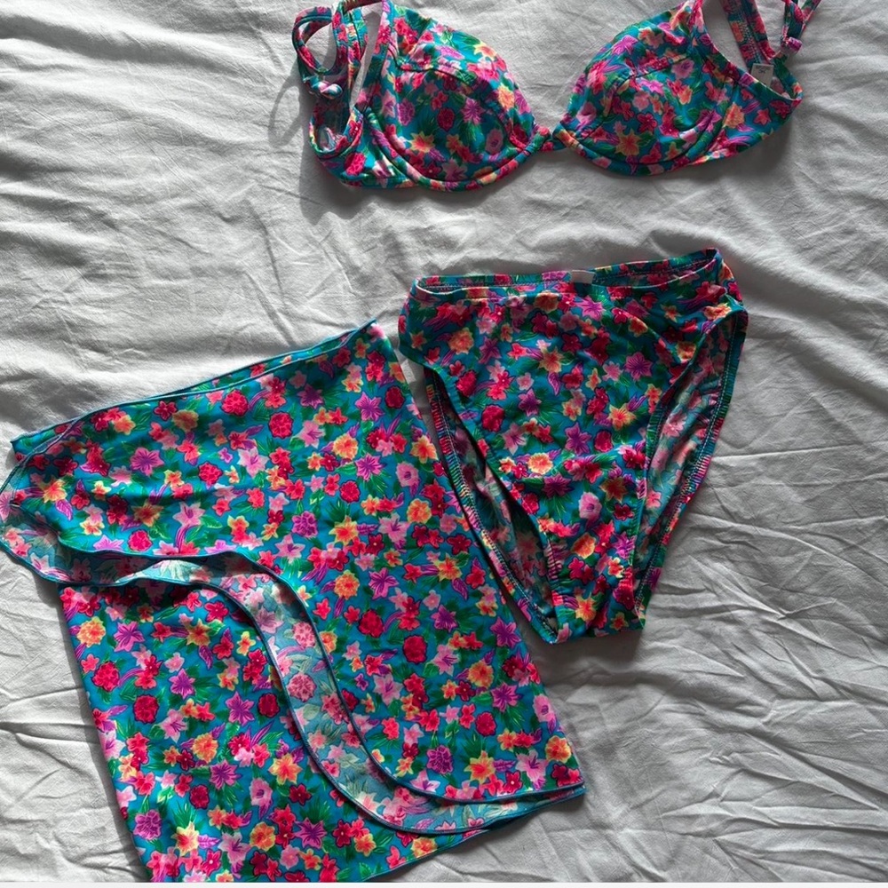 Vintage Victoria’s Secret Bikini